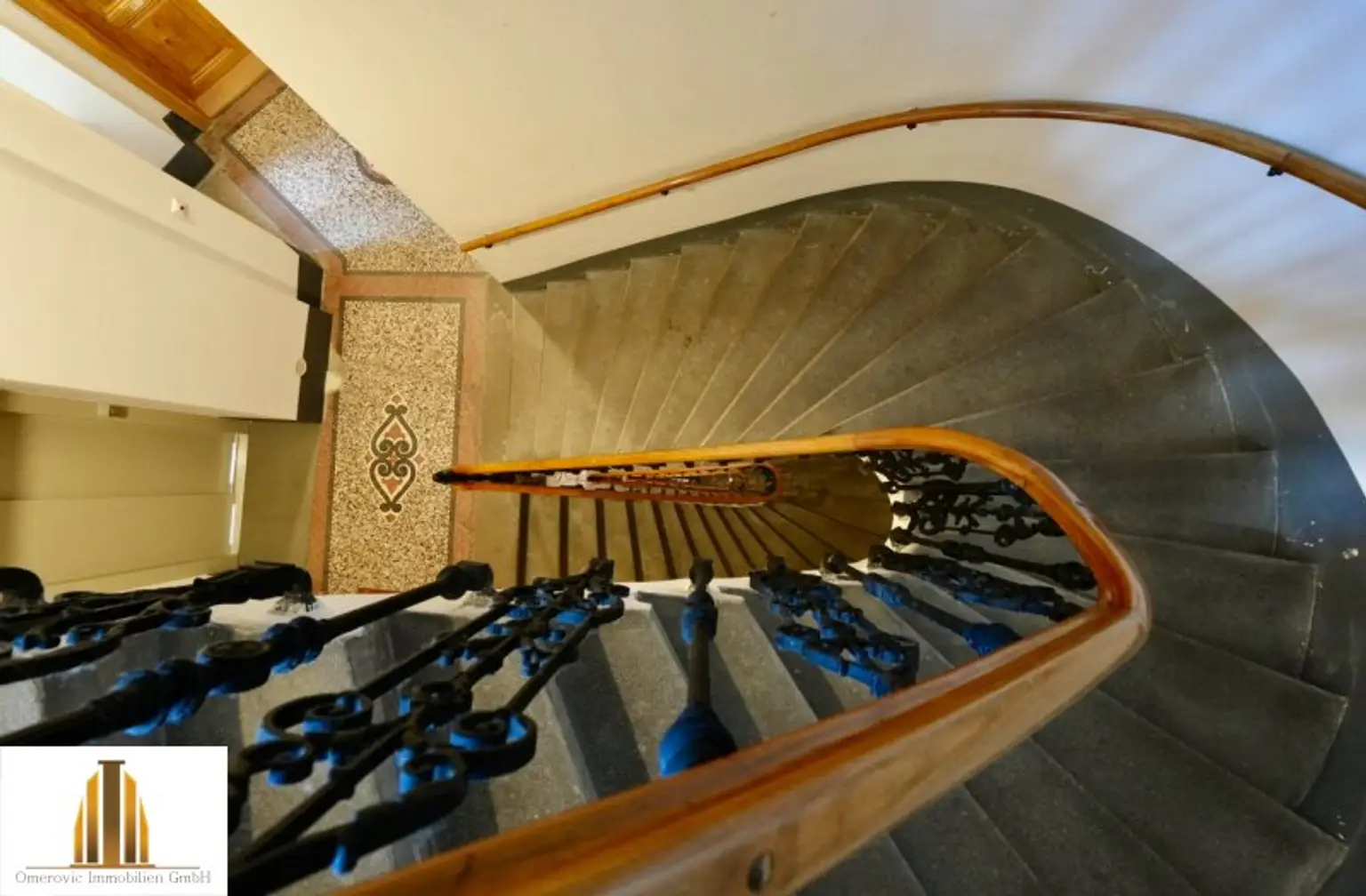 TOP-LAGE! Sonnige 3 Zimmer Altbau im 4. Liftstock