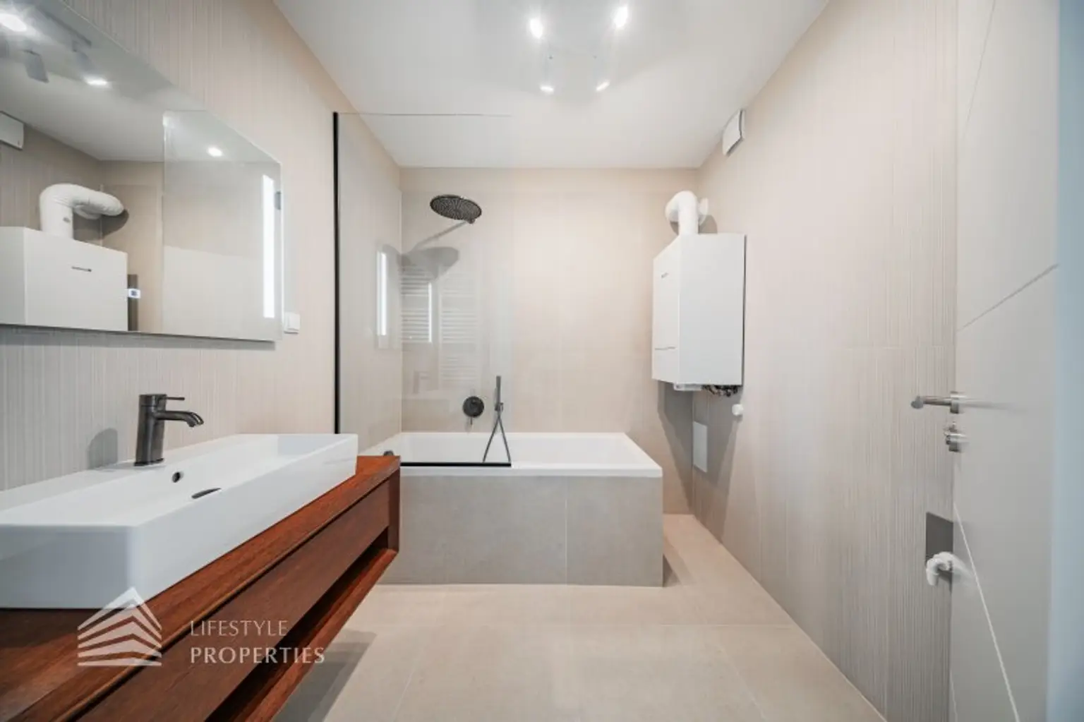 Helle 2-Zimmer-Maisonettewohnung, Nähe Wiedner Hauptstraße