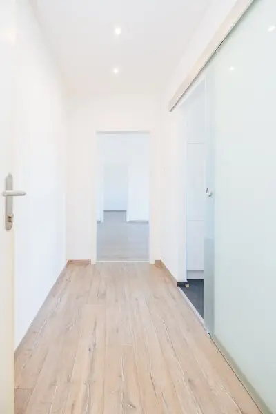 TOP DEAL I WESTBALKON I BADEWANNE I MODERNISIERT I SMARTE RAUMAUFTEILUNG I HAUSTIERE ERLAUBT I RUHIGE LAGE I 6. STOCK MIT LIFT I PROJEKT WOHNEN