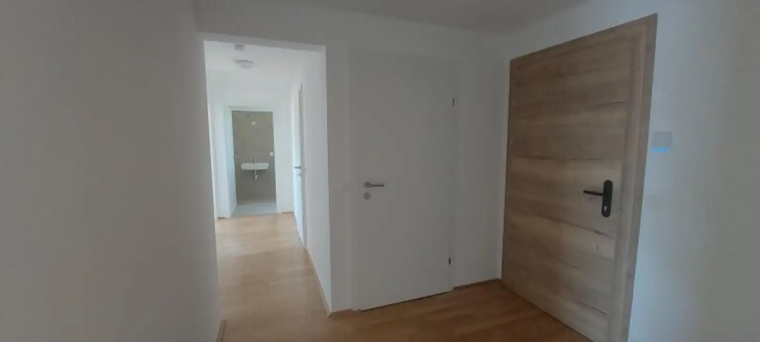 3-Zimmer-Wohnung mit Loggia und Tiefgaragenstellplatz (Top 14)