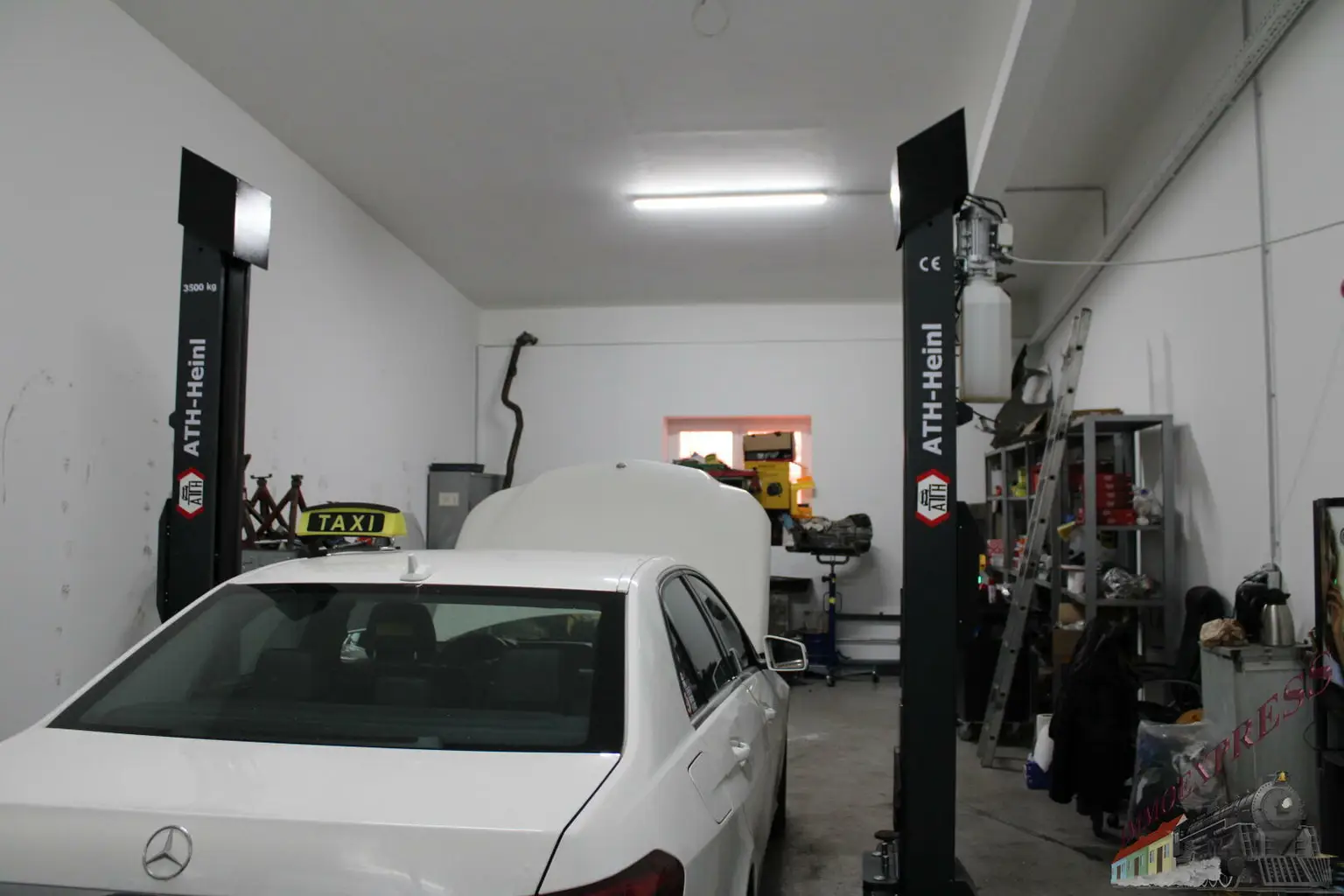 Autowerkstatt in Simmering mit sehr guten Kundenstock und mit vermieteten Lokalen mit 5 Hebebühnen weiter zu geben. INVESTABLÖSE