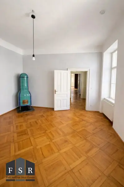 (derzeit) 4 Zimmer-Wohnung in wunderschönem, denkmalgeschütztem Gründerzeithaus nahe Belvedere - Gestalten Sie gerne Ihren eigene Wohnung