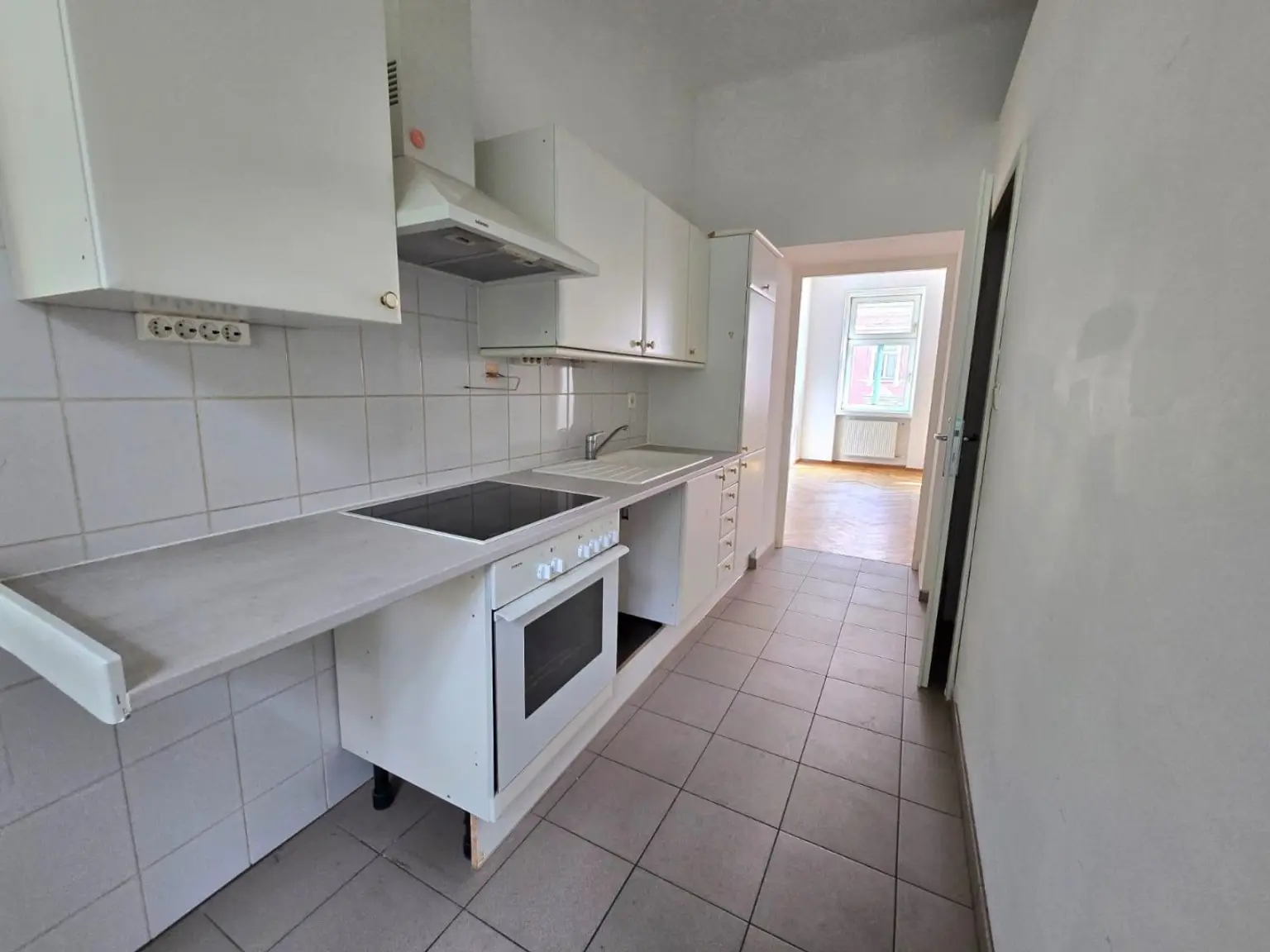 Stilvolles Wohnen in einem klassischen Altbau – nur 4 Minuten bis zur U1!
