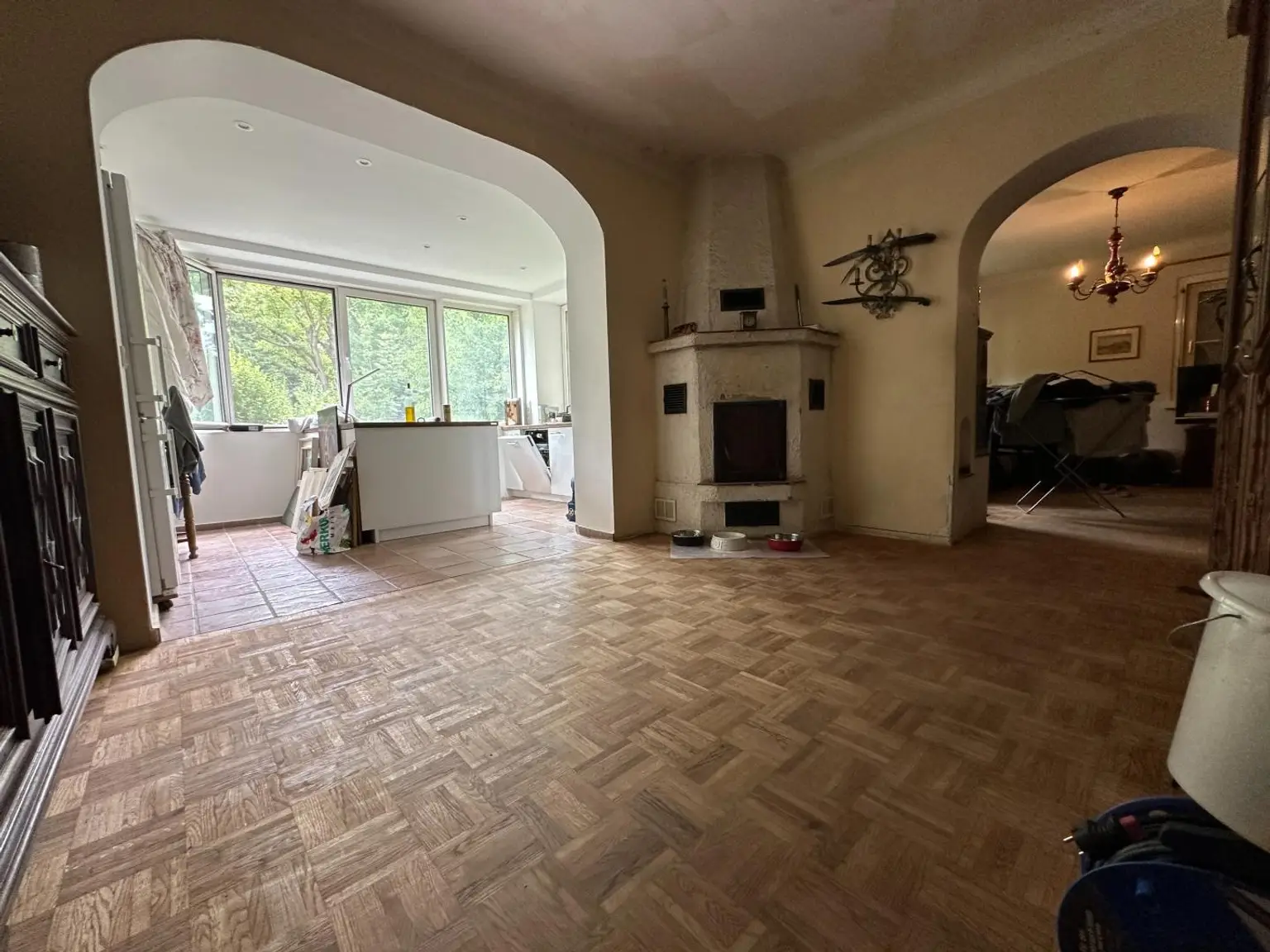 Stilvoll wohnen in Neuwaldegg: 3-Zimmer-Gartenjuwel mit Kamin und Kochinsel