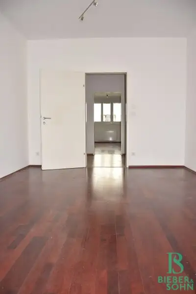 Bei der Josefstädter Strasse - Großzügiges, helles Büro!