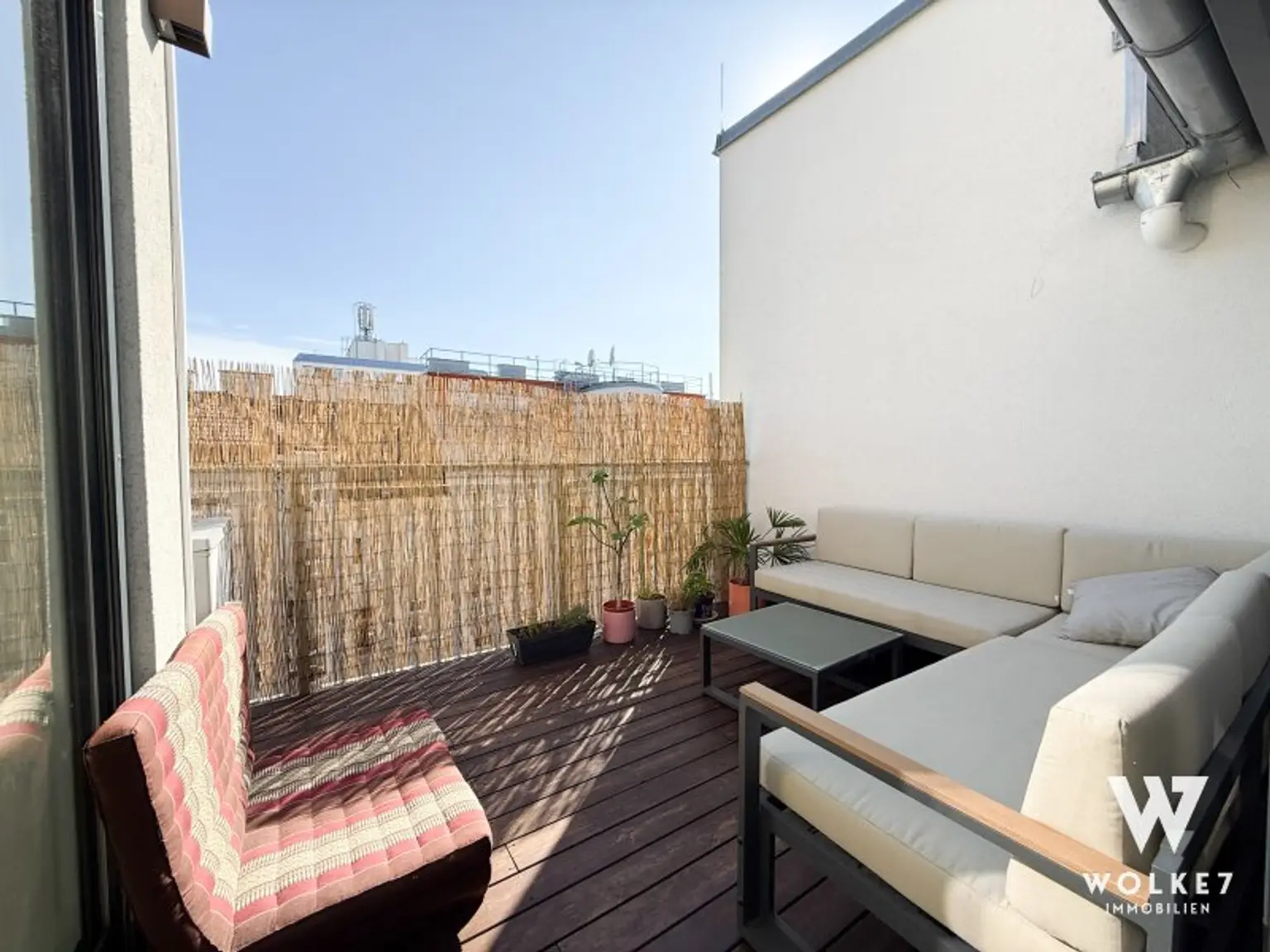 Exklusive Dachgeschosswohnung mit Klimaanlage, sonniger Terrasse & Balkon – Wohnen über den Dächern Wiens