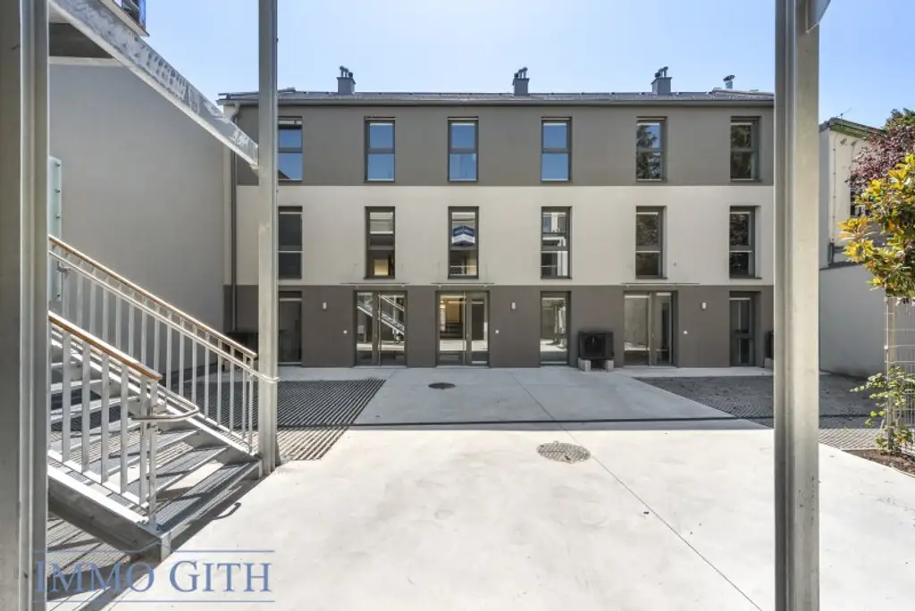 EXKLUSIVES TOWNHOUSE MIT GARTEN, PV-ANLAGE & DESIGNAUSSTATTUNG ZU KAUFEN – WIEN DIREKT VOR DER TÜR