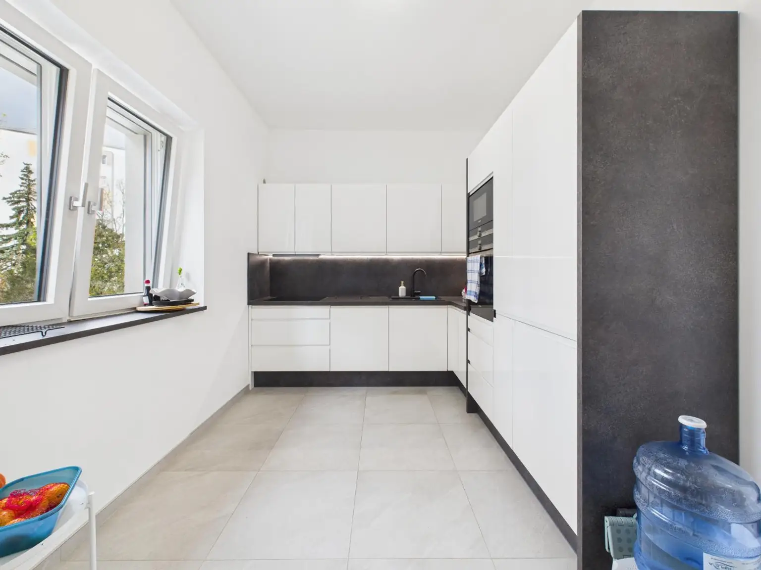 Kernsaniertes Anlageobjekt mit großzügigen Büroflächen und Wohneinheiten in 4050 Traun