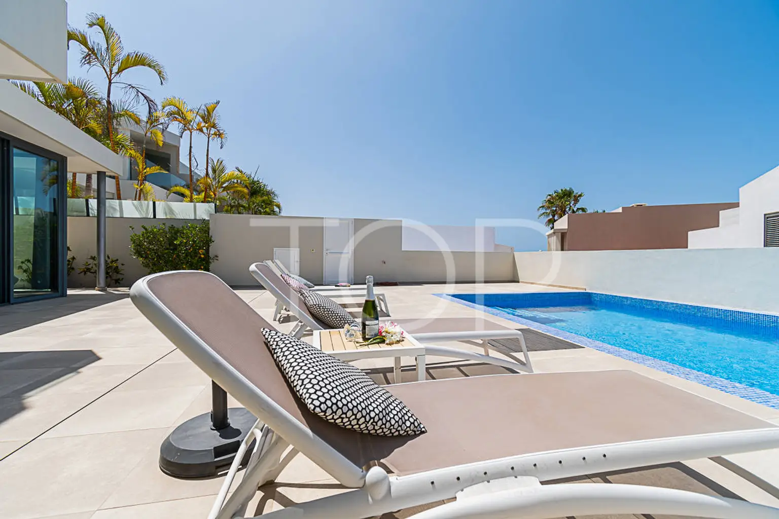 Villa-La-Caleta-Swimmingpool-Tenerife-5
