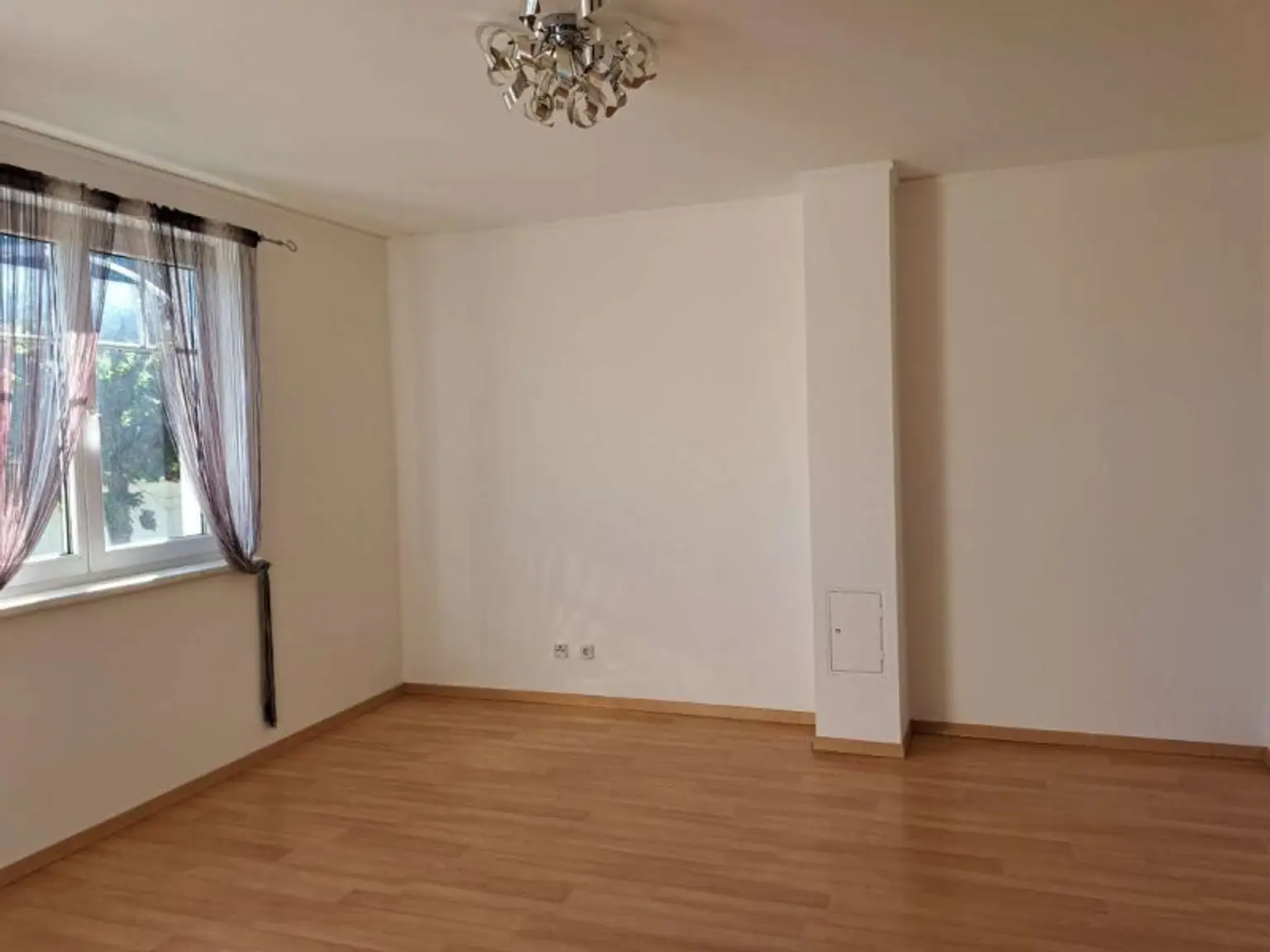 Gepflegte Terrassenwohnung in Hirtenberg: 51m² mit Balkon und Stellplatz!