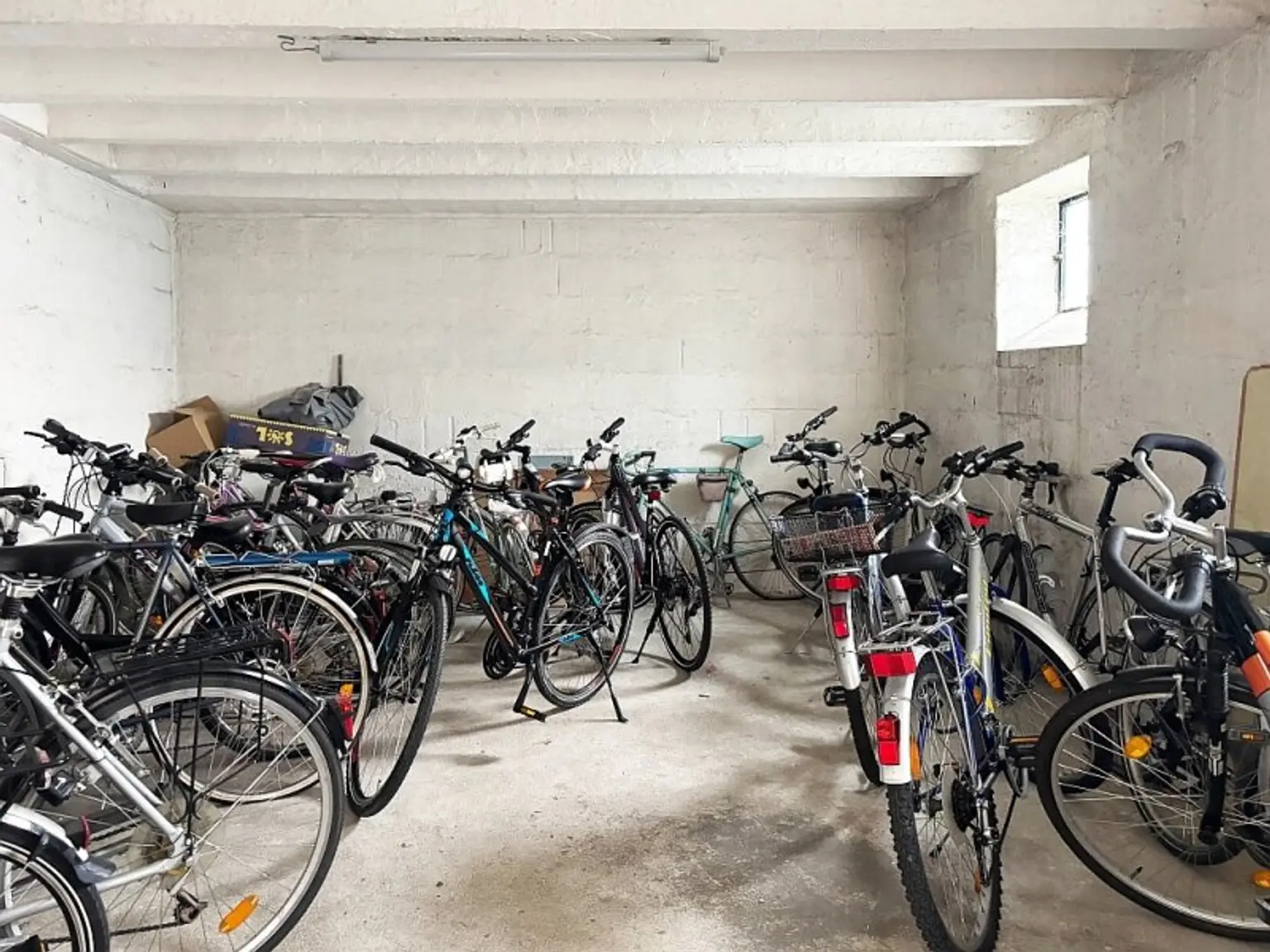 Großzügige 2 Zimmer-Loggia Wohnung - ruhig und gleichzeitig zentrumsnah - komplett möbliert