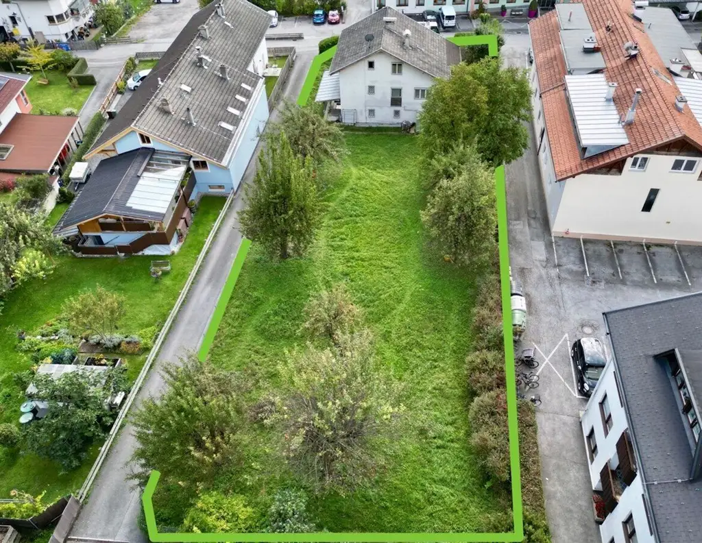 Telfs: Zentrumsnahes Grundstück mit Altbestand