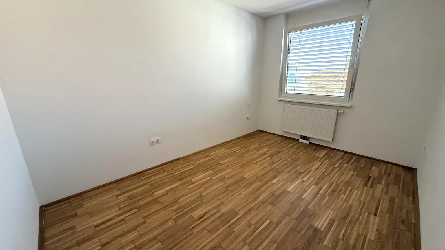 Neubauwohnung im Dachgeschoß mit 6,77m² großem SÜD-Balkon