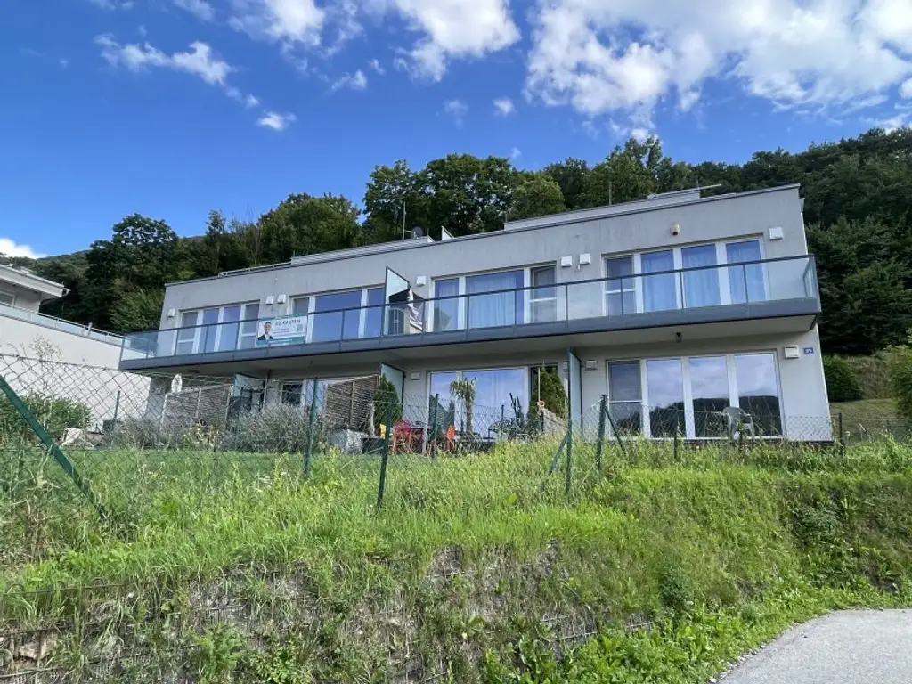 Charmante 2-Zimmer-Wohnung mit Terrasse und Garten, sowie zwei Aussenstellplätze