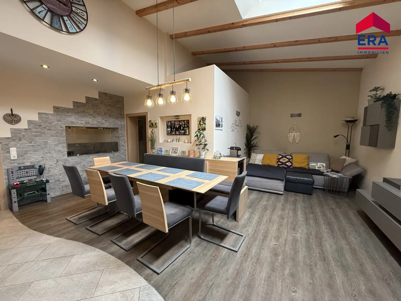 NEU: Wohnen, Arbeiten und Lagern - Zwei separate Wohneinheiten & ca. 1.600m² Nutzfläche in Ottenthal