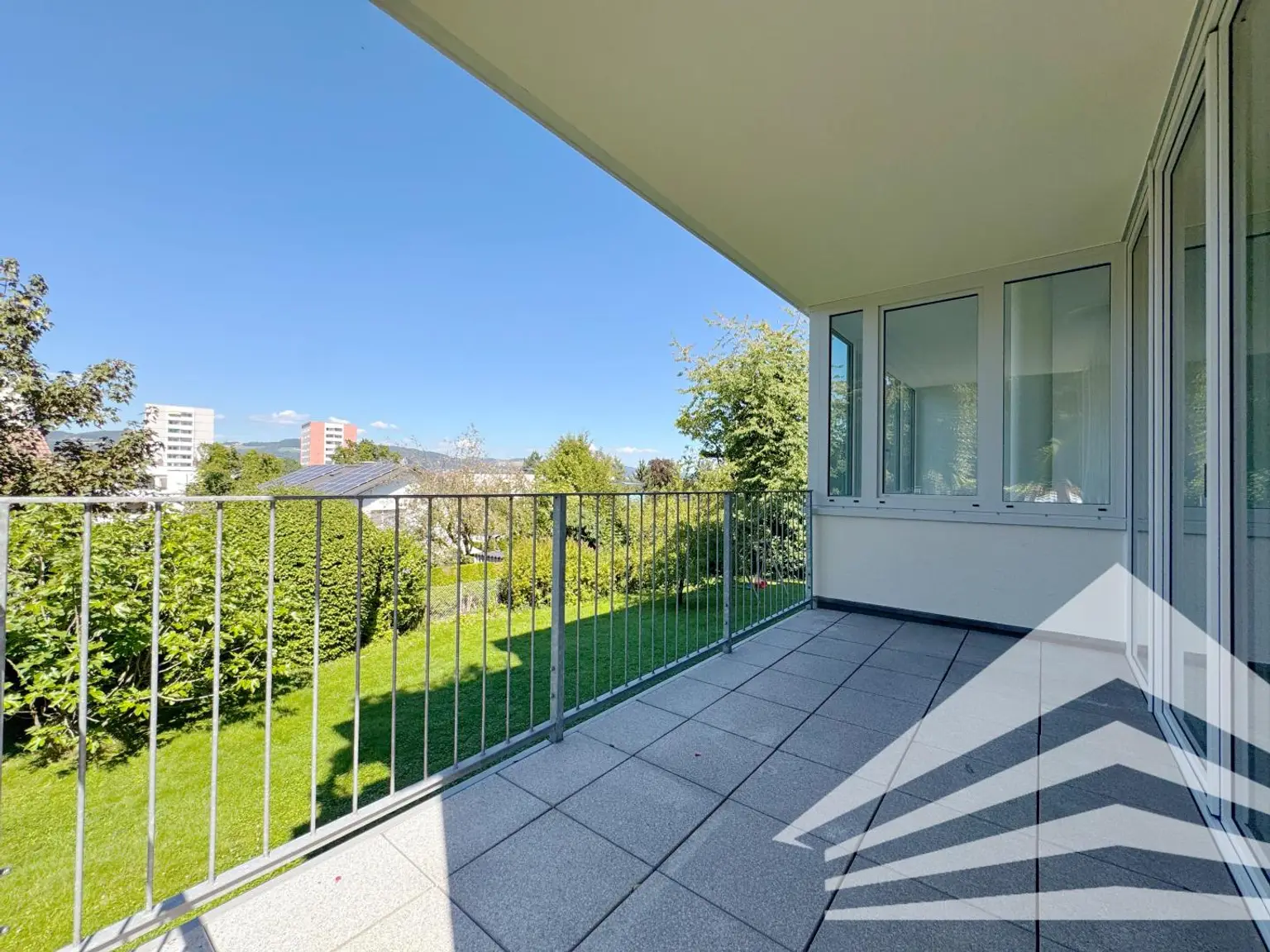 ***Traumhafte 2 Zi.-Wohnung mit Balkon, Eigengarten & TG-Platz am Fuße des Pöstlingbergs***