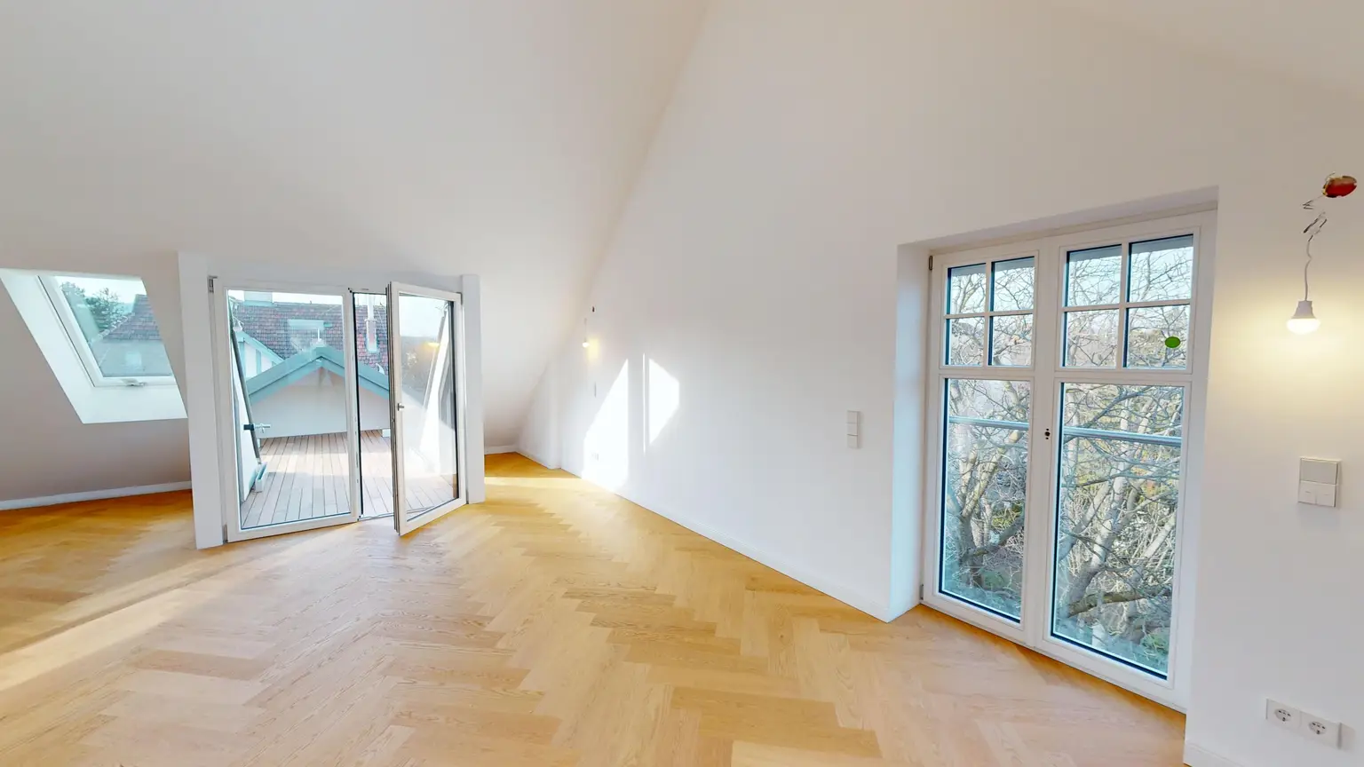 Traumhafte Dachwohnung im Hietzinger Cottage I Altbaujwel