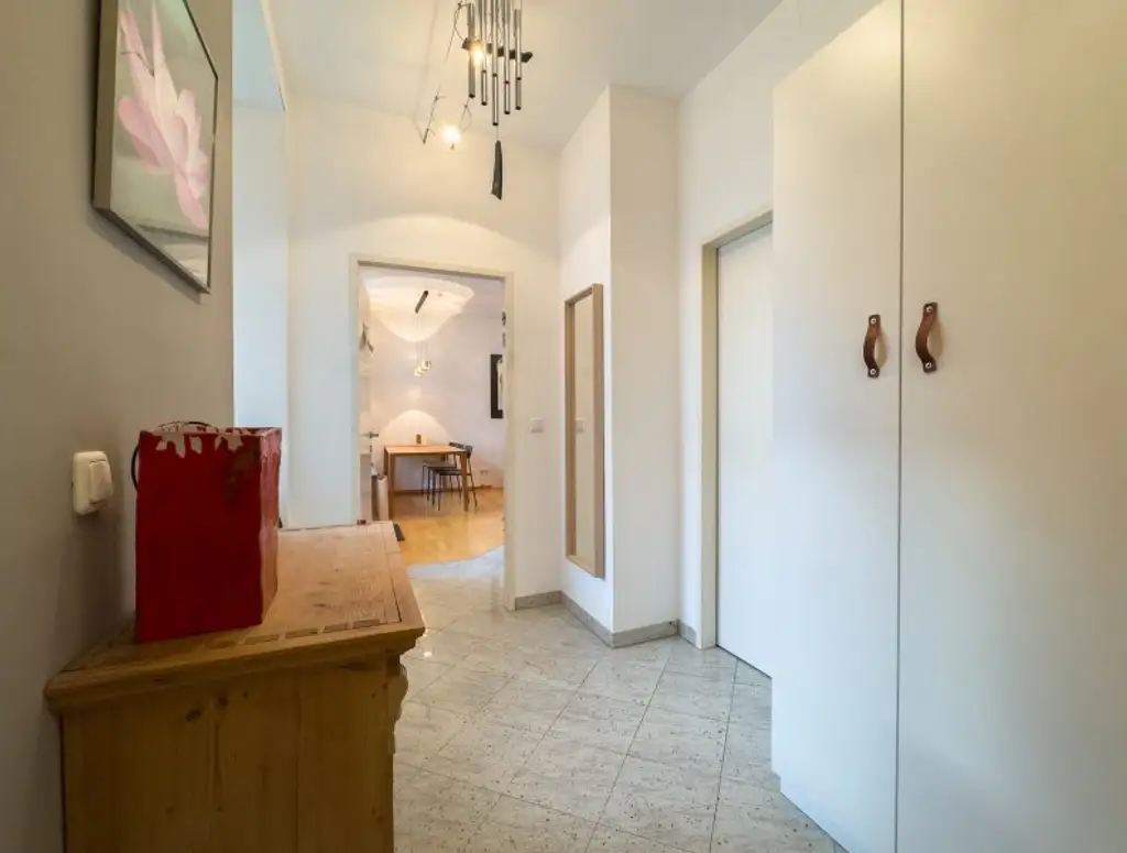 MODERNER ALTBAU - 3 Zimmer - 3. Liftstock