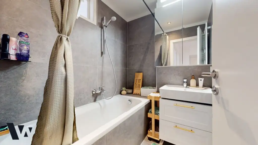 VOLLMÖBLIERTE 4-ZIMMER-DESIGNERWOHNUNG MIT BALKON | VIDEO-PRÄSENTATION