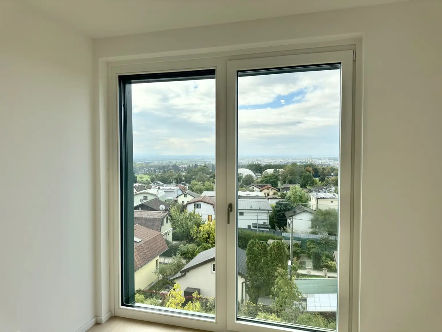 Provisionsfrei und fertig: Luxuriöse Balkonwohnung für Naturliebhaber! Ruhig und einzigartig