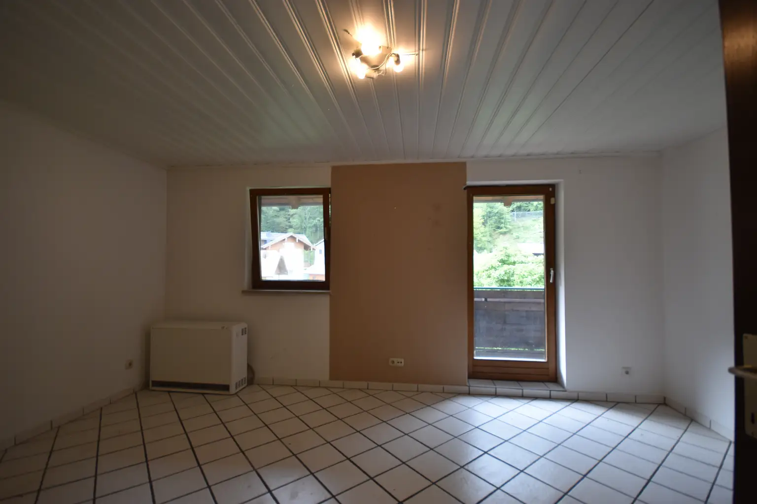 "GRÖDIG - Kleine gemütliche Garconiere mit Balkon und Grünruhelage"