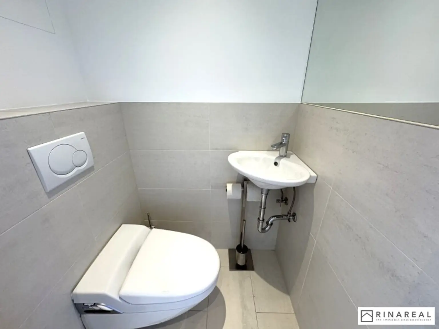 HUTWEIDENGASSE | Exklusives Penthouse mit traumhafter Dachterrasse | 3 Zimmer | ca. 99 m² Wohnfläche | teilmöbliert | zzgl. Duplex-Stellplatz