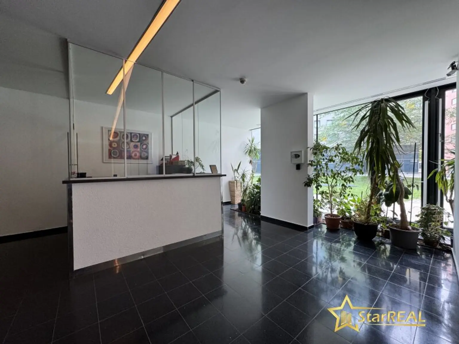 20. STOCK! TOP-WOHNUNG IM DELUGAN MEISSL TOWER. GARAGENPLATZ VORHANDEN. Sauna und Fitnessraum im Haus.