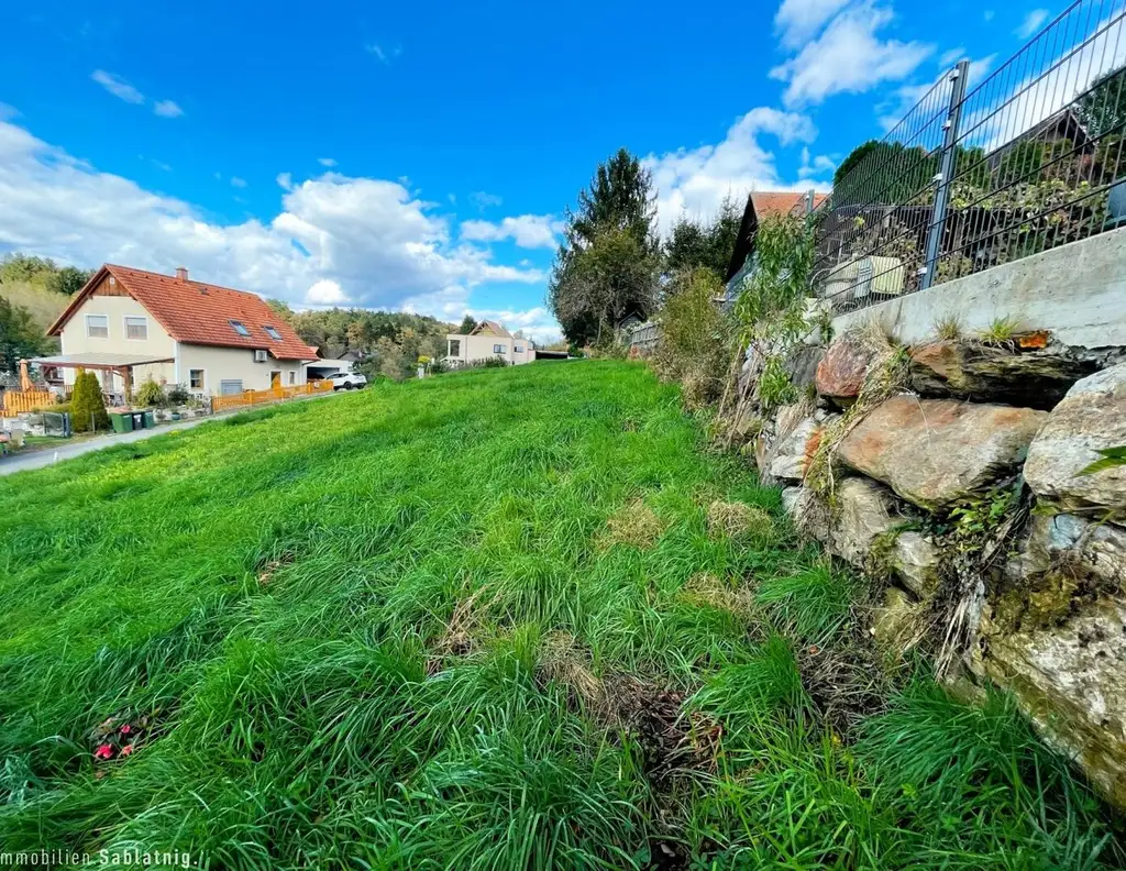 RUHELAGE & AUSSICHTSLAGE! Baugrundstück nahe Graz!