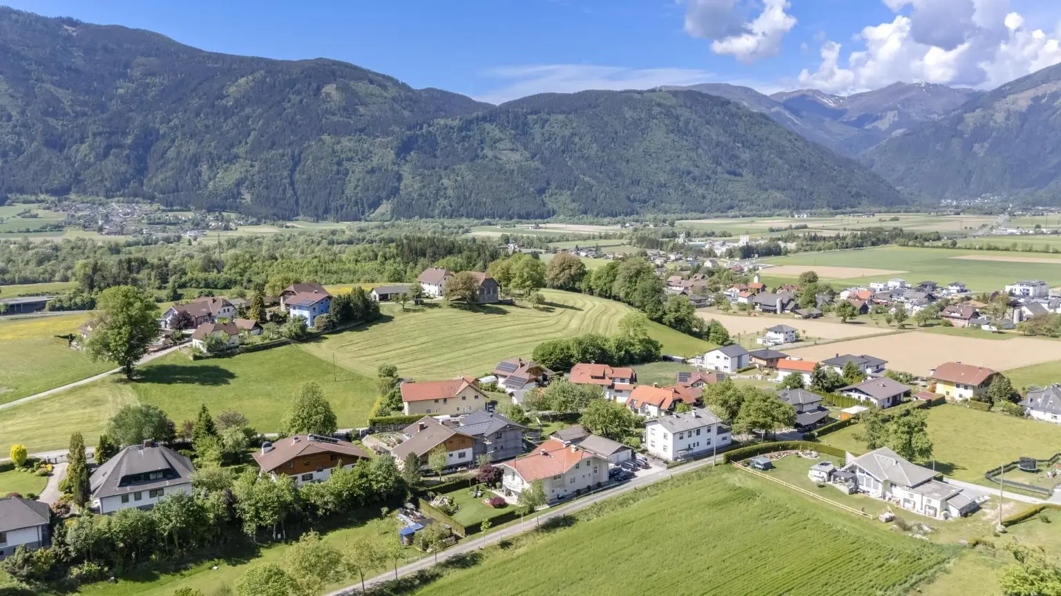 ruhige, sonnige Lage mitten im Lurnfeld