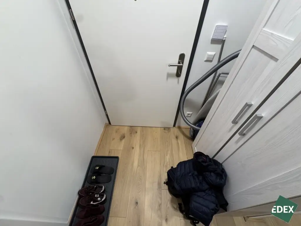 2-Zimmer-Wohnung mit Balkon direkt bei der U3 - perfekt für Singles oder Paare