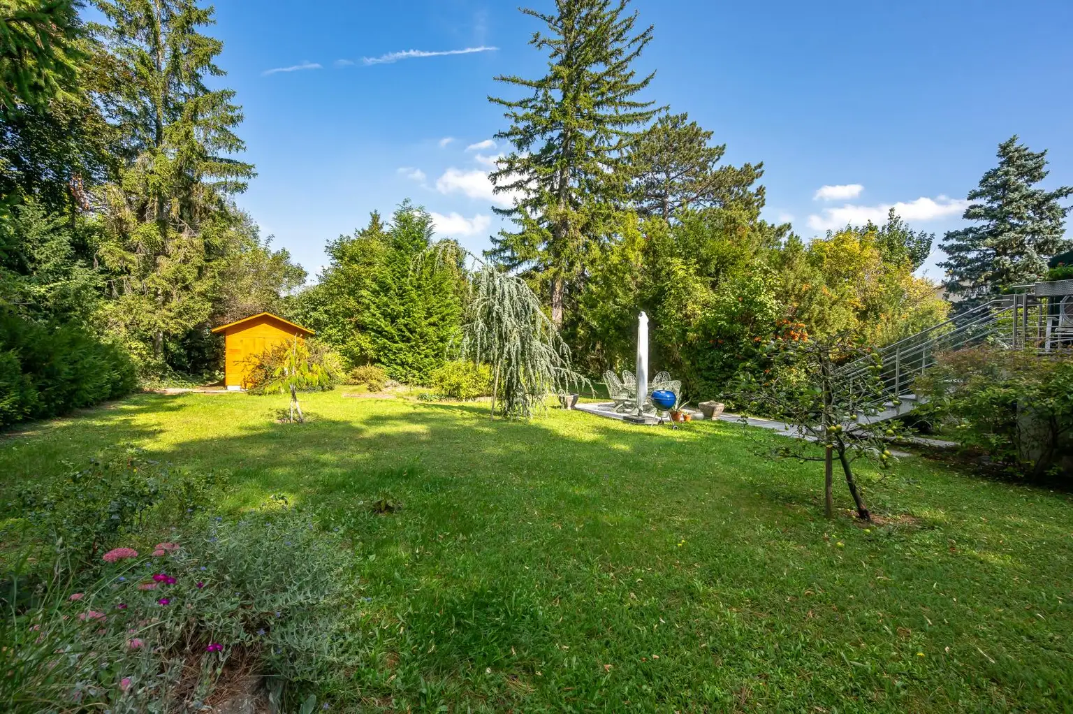 BAUTRÄGER AUFGEPASST: GRUNDSTÜCK FÜR 2 DOPPELHÄUSER | ODER 2 EINFAMILIENHÄUSER