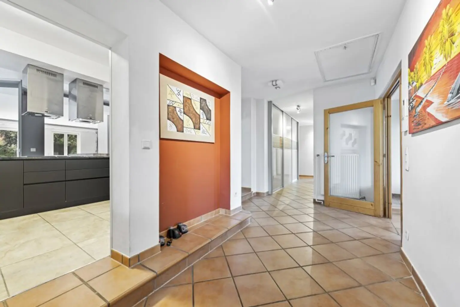 Exklusive Villa mit Nebengebäude in Gießhübl – Wohnen, Arbeiten & Wellness in Premiumlage