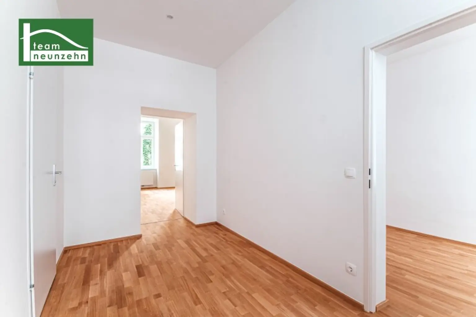 Sechshaus - Erstbezug nach Renovierung! Innenhofausrichtung und 5 Gehminuten zu U4 und U6! Helle Altbauwohnung mit großen Zimmern!