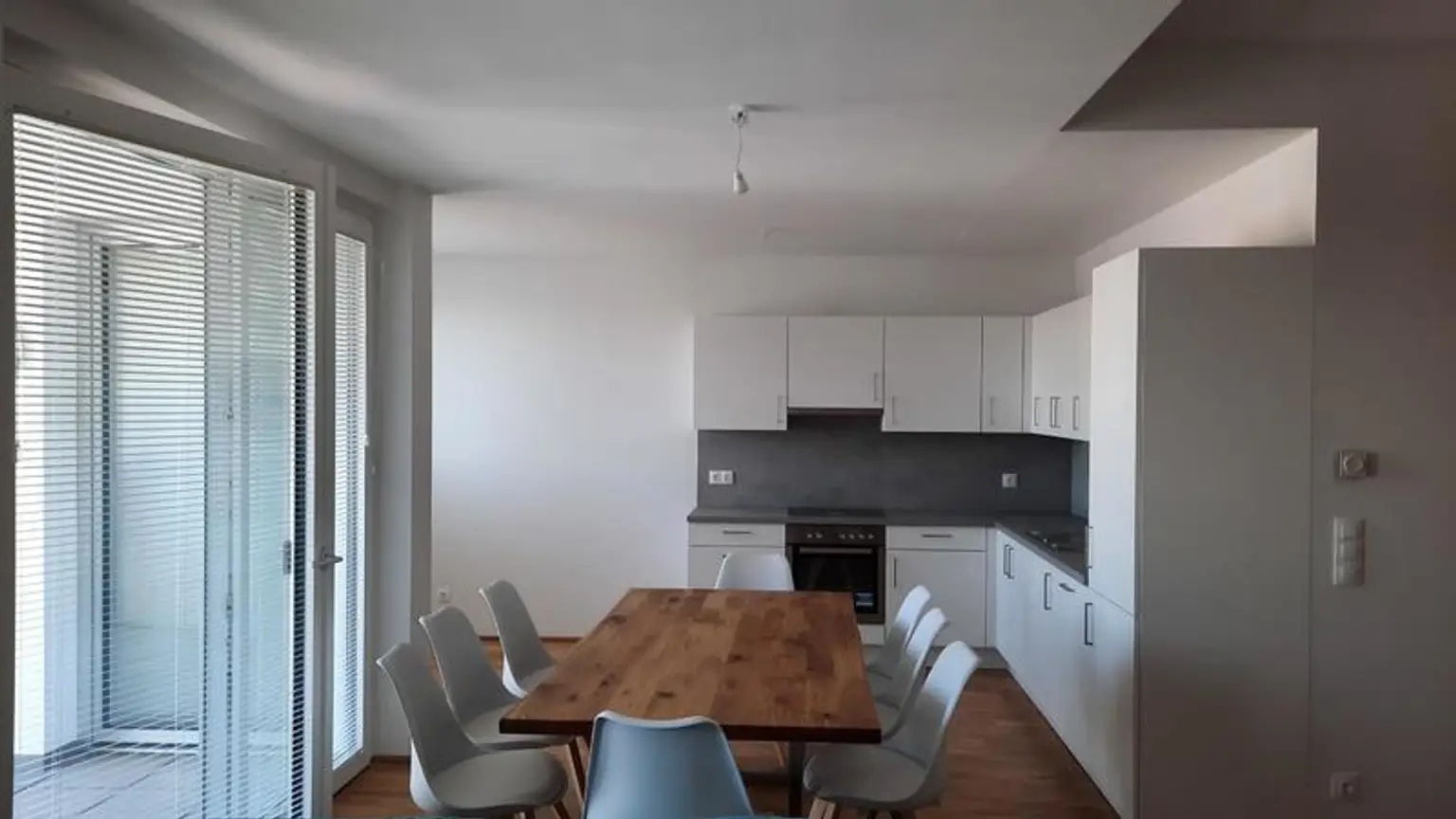 WOHNGEMEINSCHAFT mit 4 Zimmer