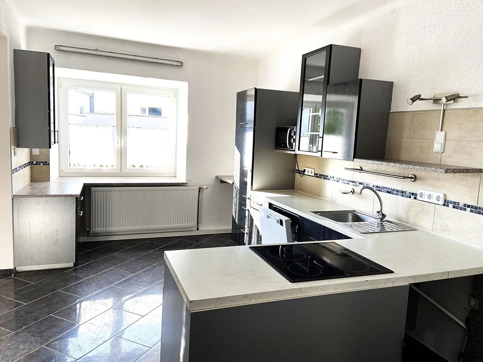 SANIERTE WOHLFÜHLOASE!       Haus in sonniger, ruhiger Lage | Berndorf