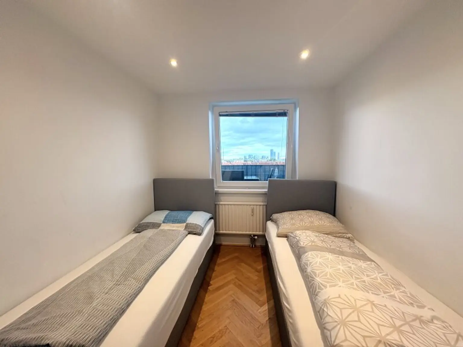 Dachgeschosswohnung ohne Schrägen I 26 m² Panoramaterrasse I Klimaanlage I Separater Küche