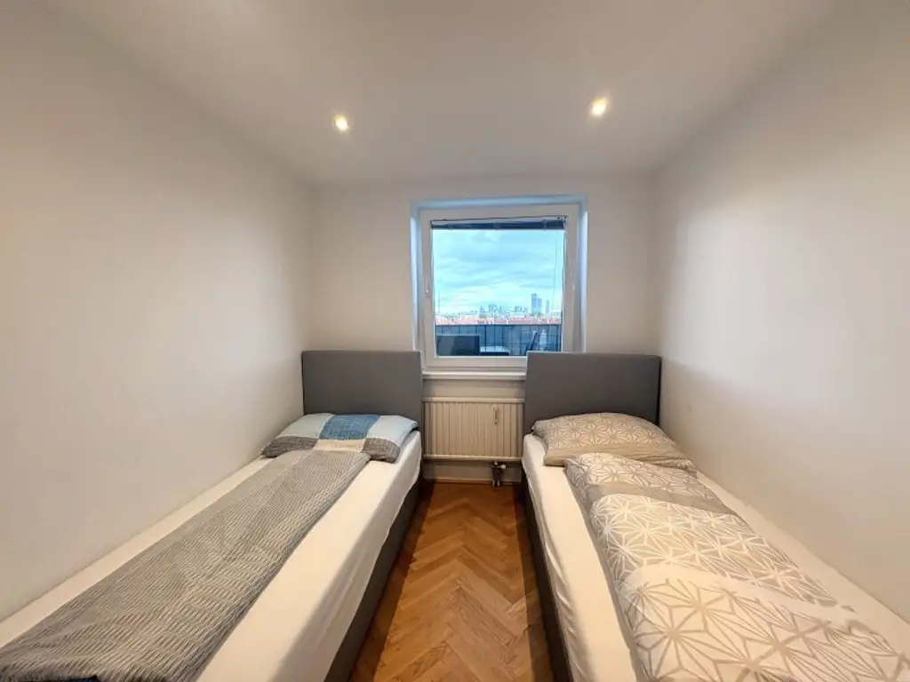 Dachgeschosswohnung ohne Schrägen I 26 m² Panoramaterrasse I Klimaanlage I Separater Küche