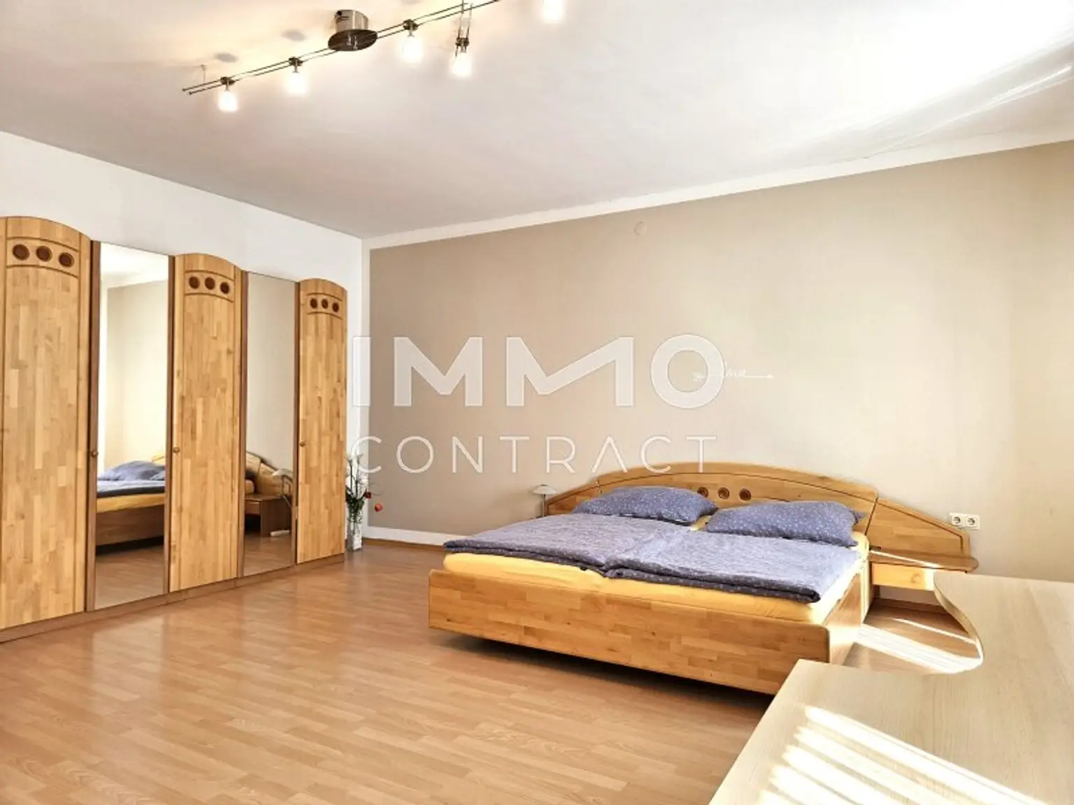Wohnung im OG - Schlafzimmer Bild 2