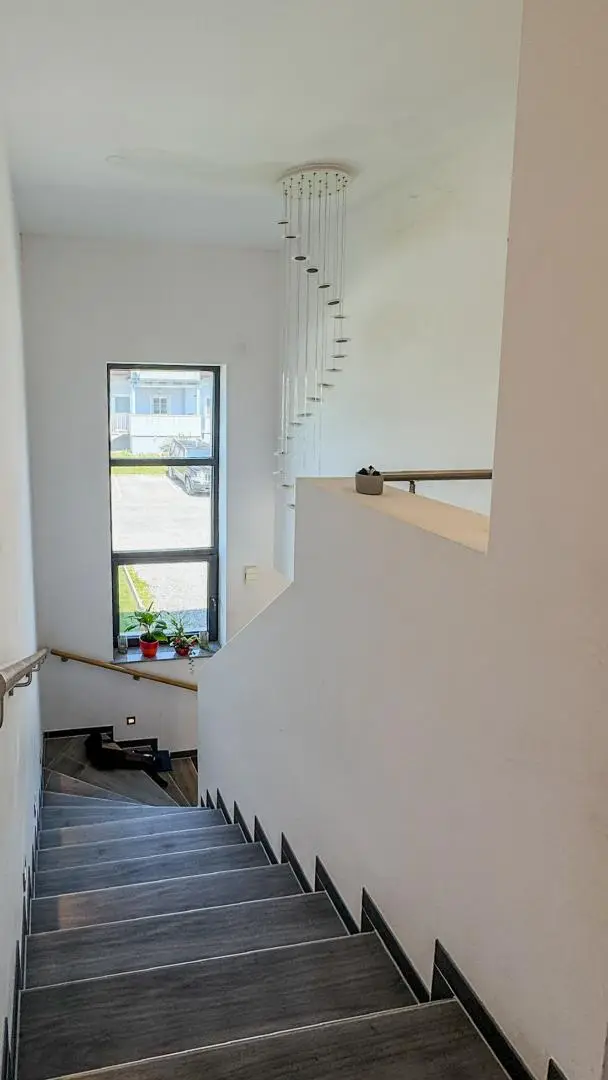 Neubau 2021 mit Pool & Garten – 4 Zimmer auf 707 m² in Gaisfeld