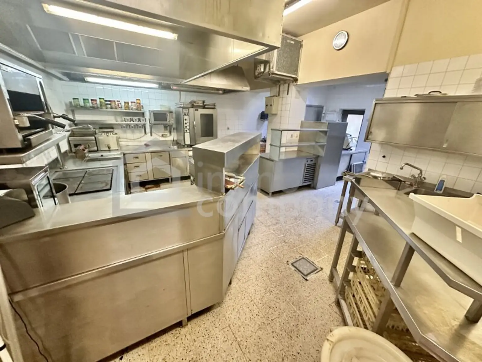 Gastronomiejuwel in Lassee: 480m², Bar, Restaurant & 2 Terrassen warten auf Sie!