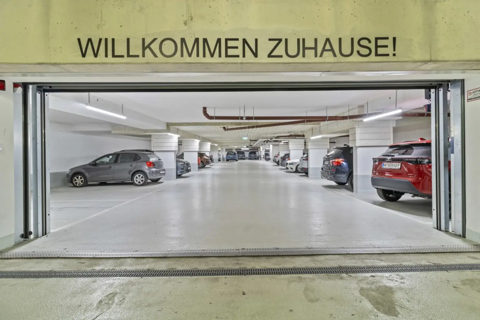 Y | ++ DREI ZIMMER im DG ++ Stilvolles Wohnen mit FERNBLICK | Prima Service Immobilien