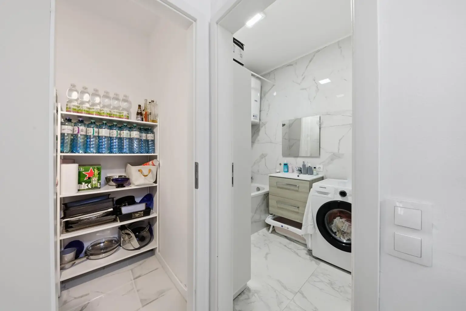 ZENTRUMSNAHE WOHNUNG MIT TERRASSE & BLICK INS GRÜNE - INKL. PKW-STELLPLATZ!