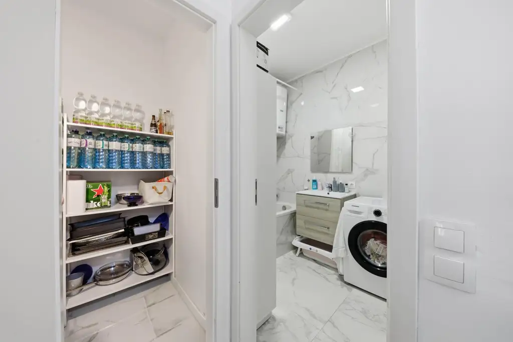 ZENTRUMSNAHE WOHNUNG MIT TERRASSE & BLICK INS GRÜNE - INKL. PKW-STELLPLATZ!