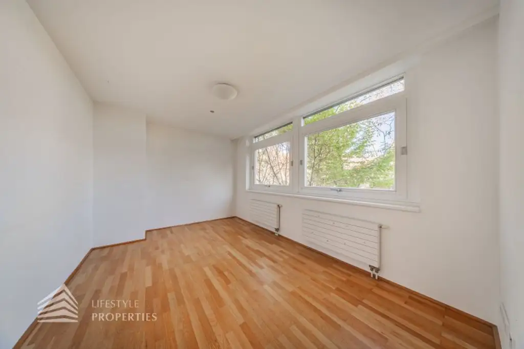 Wunderschöne 5 - Zimmer Wohnung mit Terrasse und Garten