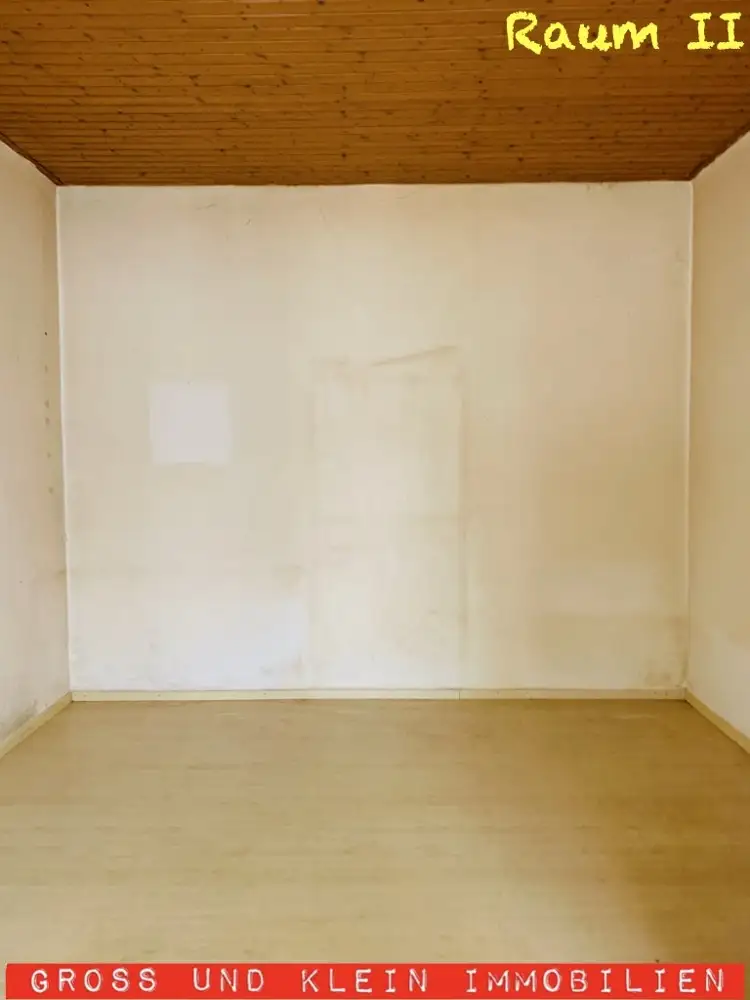 geschickte Hände gesucht.
Klein - Atelier - Büro - lager - die Lage ist gut .