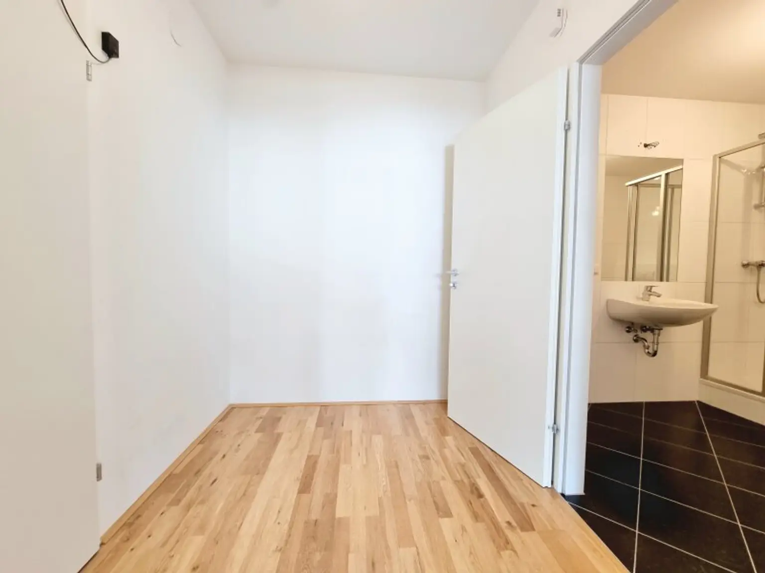 Vorzimmer / Badezimmer