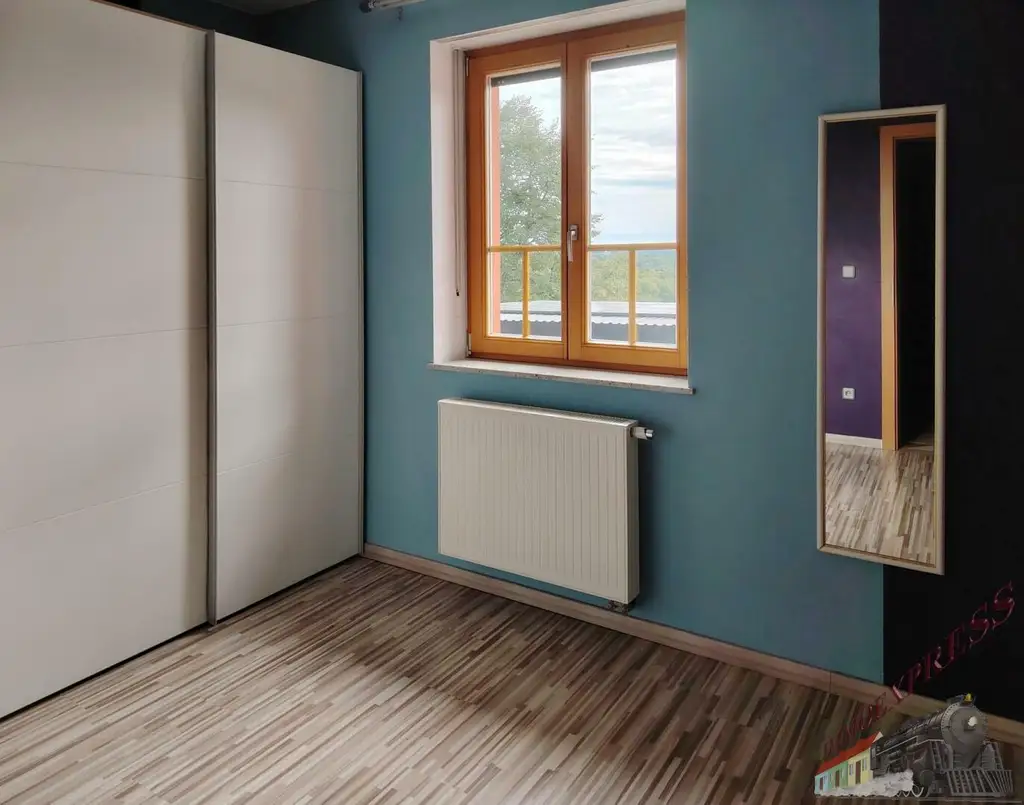 Tolles Einfamilienhaus mit Pool, Panorama-Ausblick und moderner PV-Anlage – hier fühlt sich Ihre Familie zuhause!