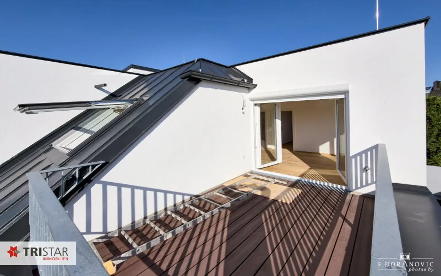 NEU! ++ ERSTBEZUG ++ 3-ZIMMER-DACHGESCHOSSWOHNUNG ++ CA. 85 M² WOHNFLÄCHE + TERRASSE CA. 11 M² ++ TIEFGARAGENPLÄTZE ++ U2 (ASPERNSTRASSE) ++ 1220 WIEN ++