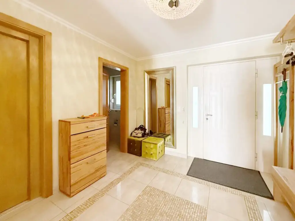 Move Right In: Fully Furnished Family Home in Weidling – 360 m²