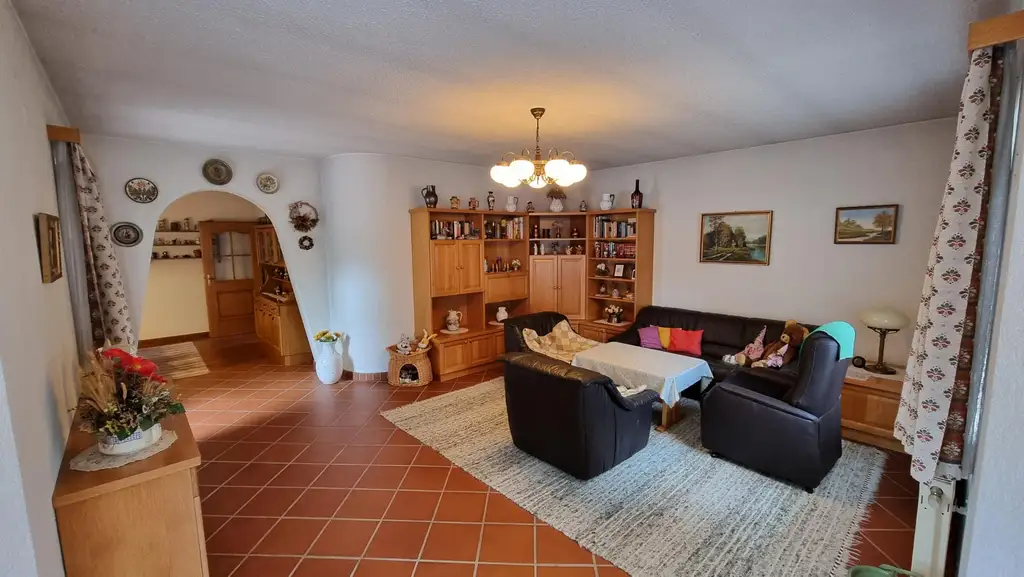 Gepflegter Bungalow mit großem Grundstück in Linsberg
